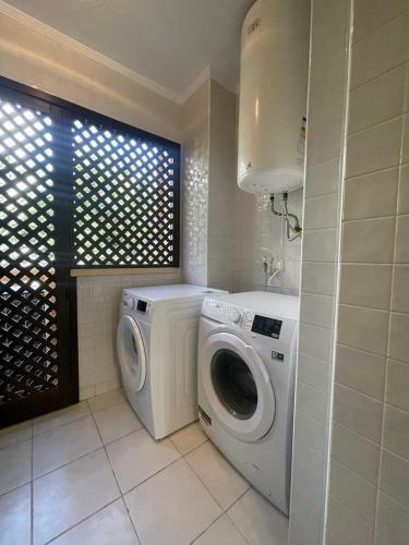 Tranquilo Apartamento Con Piscina En Dunas Marbella