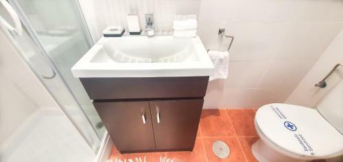 Apartamento Skol 329 ? Spacious Beachfront Studio With Sea Views