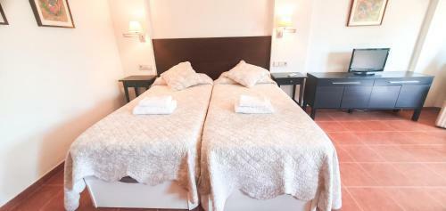 Apartamento Skol 329 ? Spacious Beachfront Studio With Sea Views