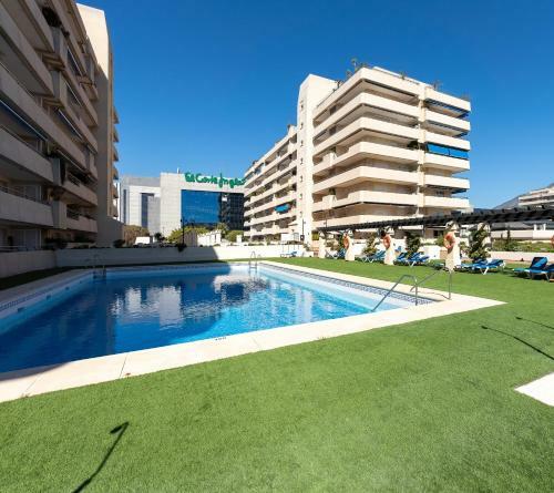 Apartment In Puerto Banus With Pool Views And Parking