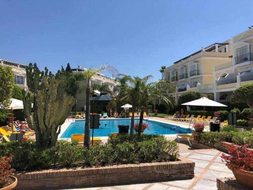 Aloha Apartamento Con Piscinas Y Parking