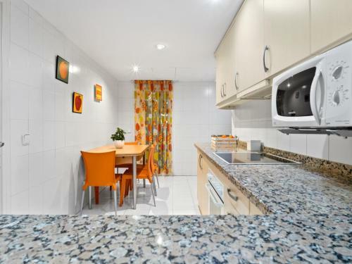 Amplio Apartamento En Playas Del Duque
