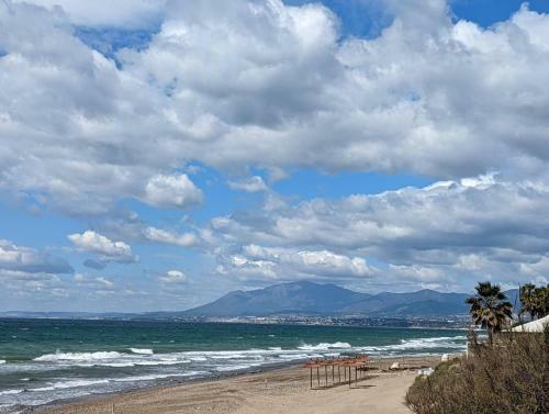 Marbella - Playa Alicate 2br Holiday Apartment