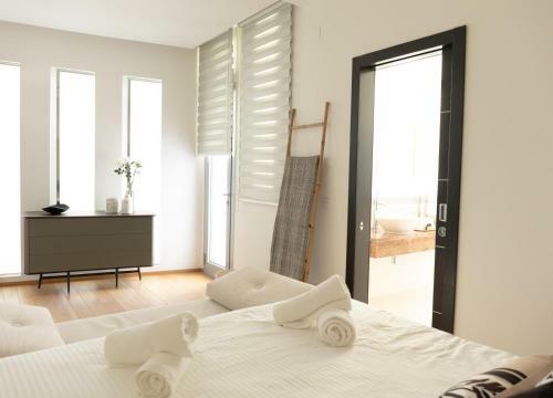 Luxurious 2 Bedroom Townhouse In Sierra Blanca