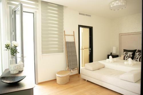 Luxurious 2 Bedroom Townhouse In Sierra Blanca