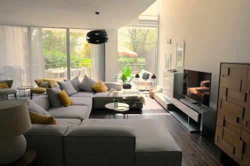 Luxurious 2 Bedroom Townhouse In Sierra Blanca