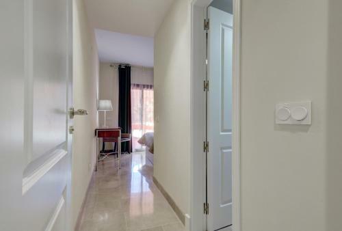 Superb 2-bed Apartment In Duquesa