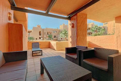 Superb 2-bed Apartment In Duquesa
