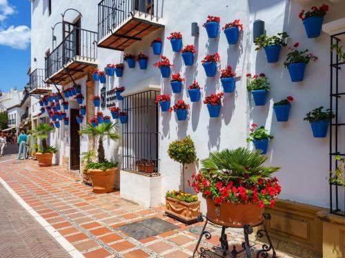 Apartment Marbella Real Gardens By Interhome