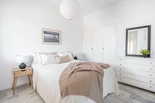 2bdr Apartment With Sea View In Golden Mile, Marbella