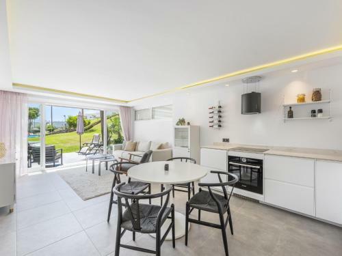 Azahara1 Beautiful Apartment Frontline Golf