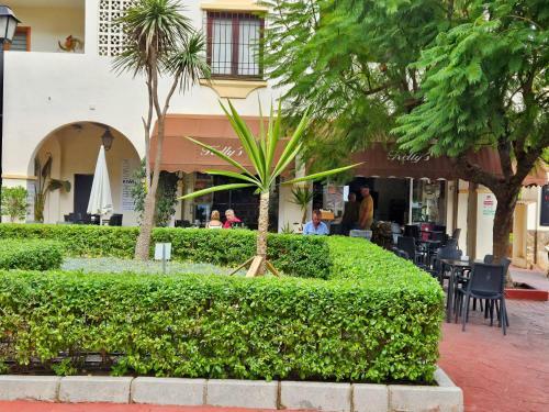 Apartamento Duquesa Suites- Superb Seaviews & Overlooking Pool