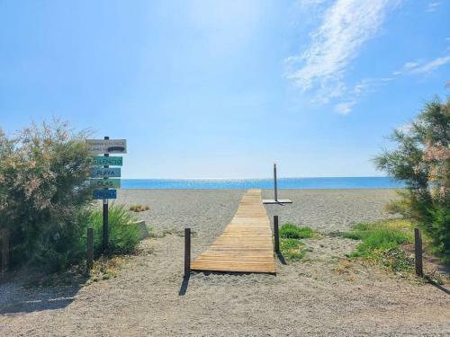 Apartamento 3 Bedroom House In Aldea Beach