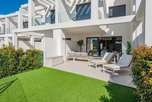 Beautiful House With Nice Jacuzzi On The Topfloor!