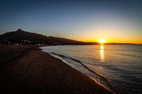 Apartamento Marbella Banus Suites - Banus Playa Rocio Beachside Complex