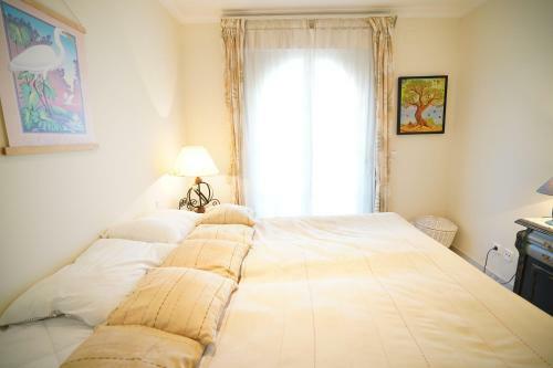 Cozy Apartment In Puerto Banus