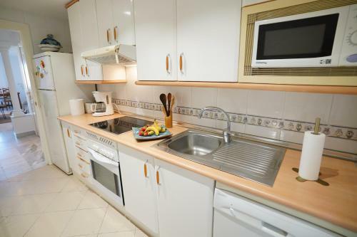 Cozy Apartment In Puerto Banus