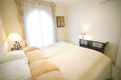 Cozy Apartment In Puerto Banus