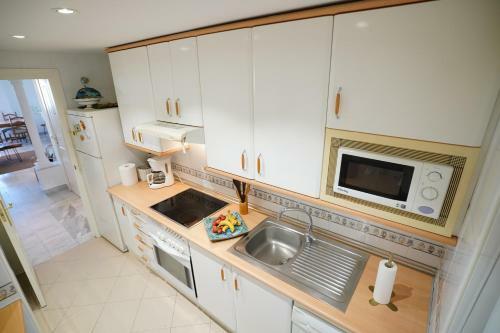 Cozy Apartment In Puerto Banus
