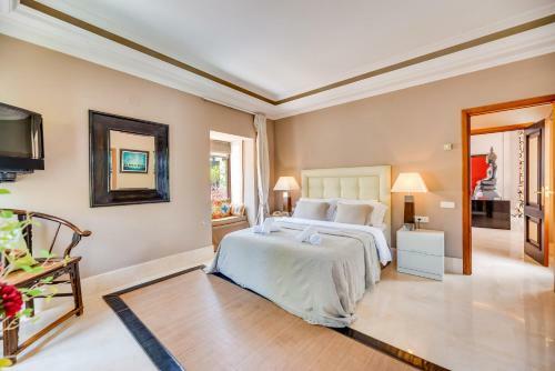 Apartamento Luxurious 7 Bdrm Frontline Golf Villa - Aloha Gardens
