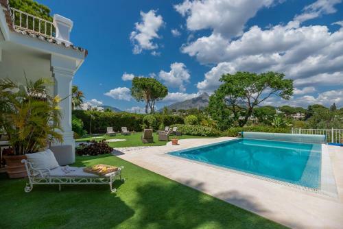Apartamento Luxurious 7 Bdrm Frontline Golf Villa - Aloha Gardens
