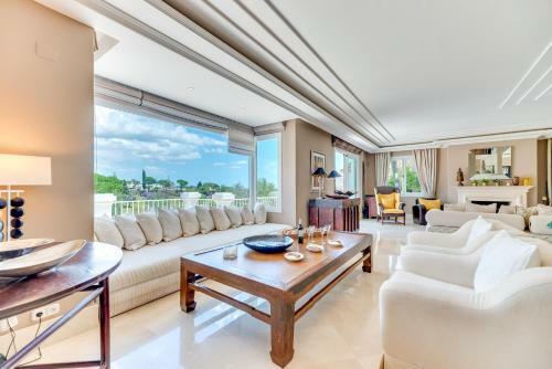 Apartamento Luxurious 7 Bdrm Frontline Golf Villa - Aloha Gardens