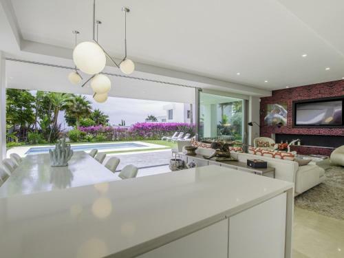 Fant�stica Villa Moderna En Rio Real