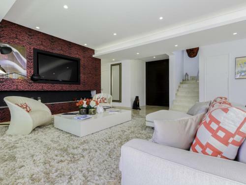 Fant�stica Villa Moderna En Rio Real