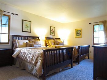 Topanga Canyon Inn Bed And Breakfast