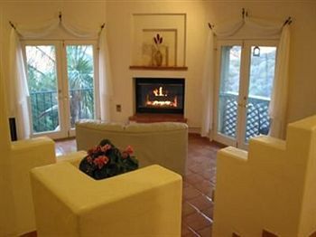 Topanga Canyon Inn Bed And Breakfast