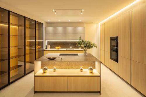 Amazing Modern Villa Located Mins From Beach Rdr234