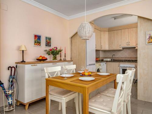 Apartment Caracas De Marbella By Interhome