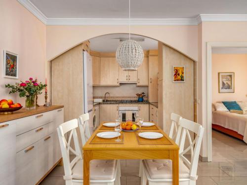 Apartment Caracas De Marbella By Interhome