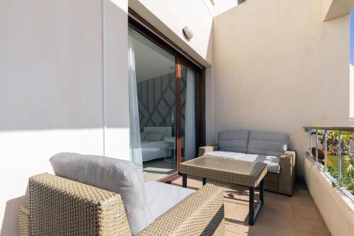 Apartamento Modern, Elite Hillside Home W/sea & Mountain Views