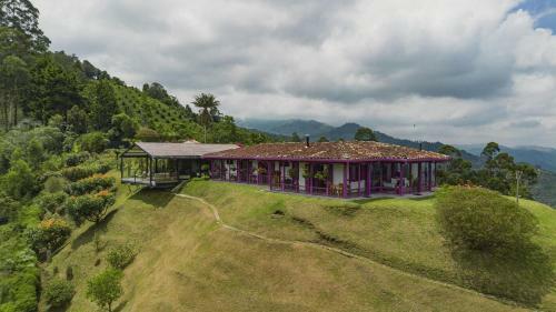 Hotel La Casa En Las Nubes