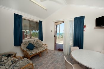 Motel Ellis Beach Oceanfront Bungalows
