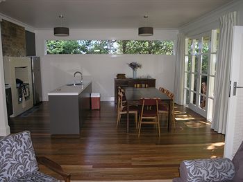 Motel Silvermere Guesthouse