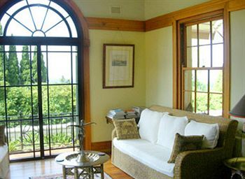 Motel Silvermere Guesthouse