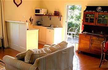 Motel Silvermere Guesthouse