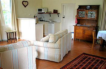Motel Silvermere Guesthouse