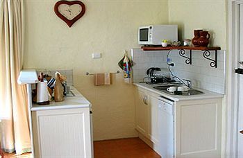 Motel Silvermere Guesthouse