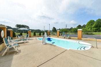Motel Quality Inn & Suites