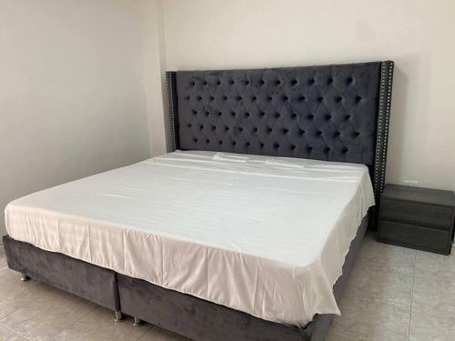 Apartamento Hermoso, Amplio Y Bien Ubicado!