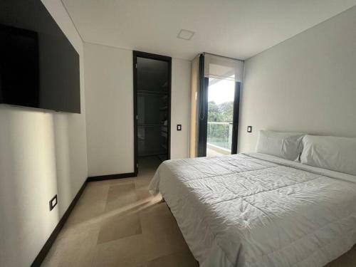 402 - Beautiful Apartament In Heart Of El Poblado