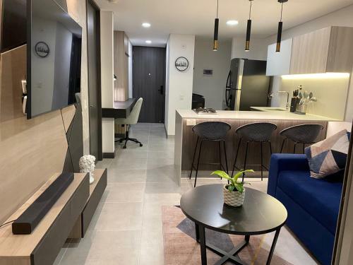C�modo Apartamento En El Poblado, Cerca A Provenza