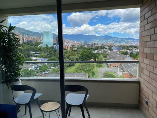 C�modo Apartamento En El Poblado, Cerca A Provenza