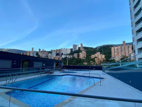 C�modo Apartamento En El Poblado, Cerca A Provenza
