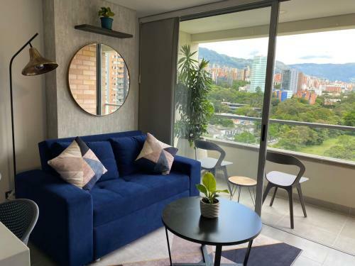 C�modo Apartamento En El Poblado, Cerca A Provenza