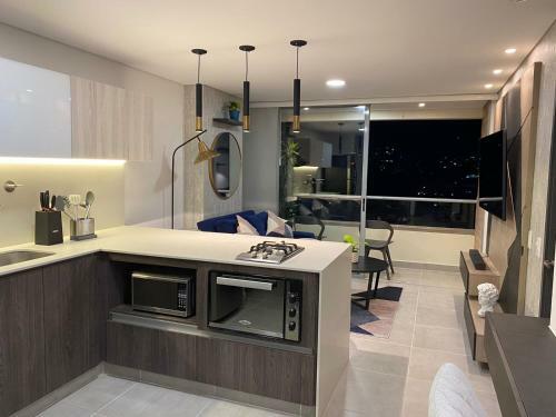 C�modo Apartamento En El Poblado, Cerca A Provenza