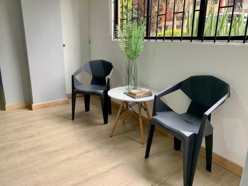 Apartamento Acogedor Y Central En Laureles